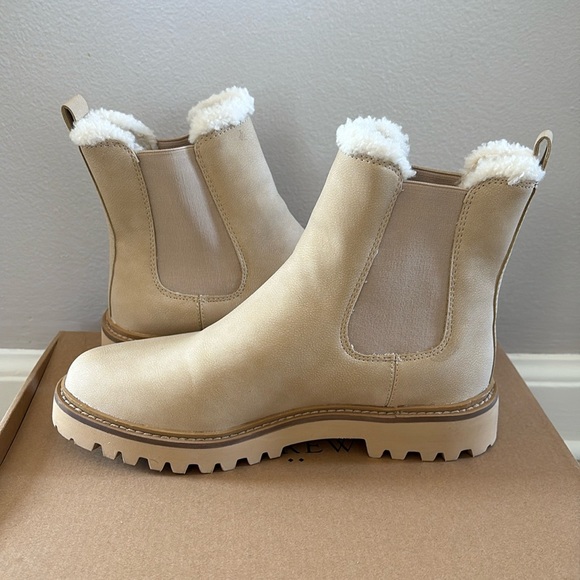 J. Crew Shoes - NWT J Crew Sherpa-Lined Chelsea boots, size 8.5
